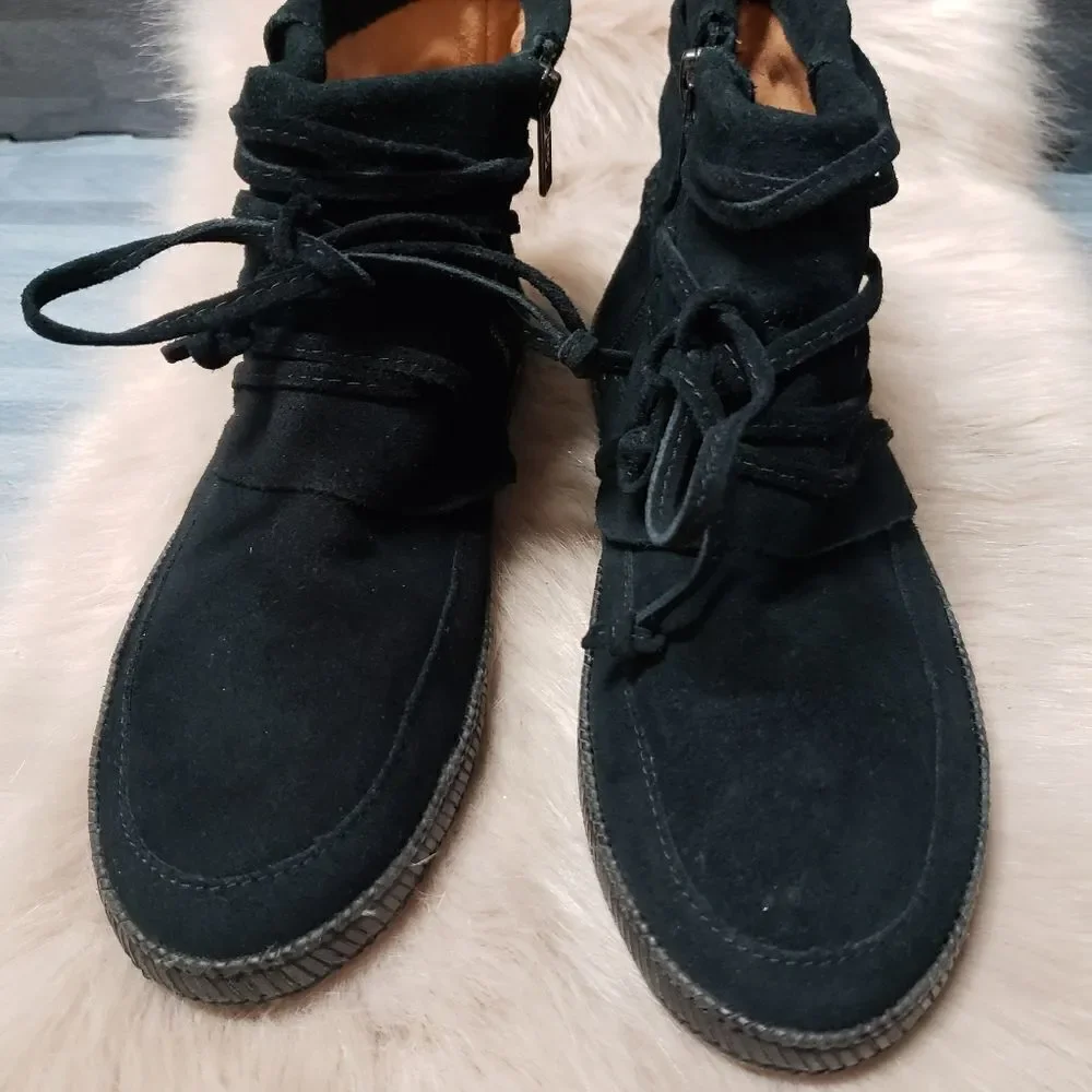 UGG Australia Black Reid Women suede shoe
